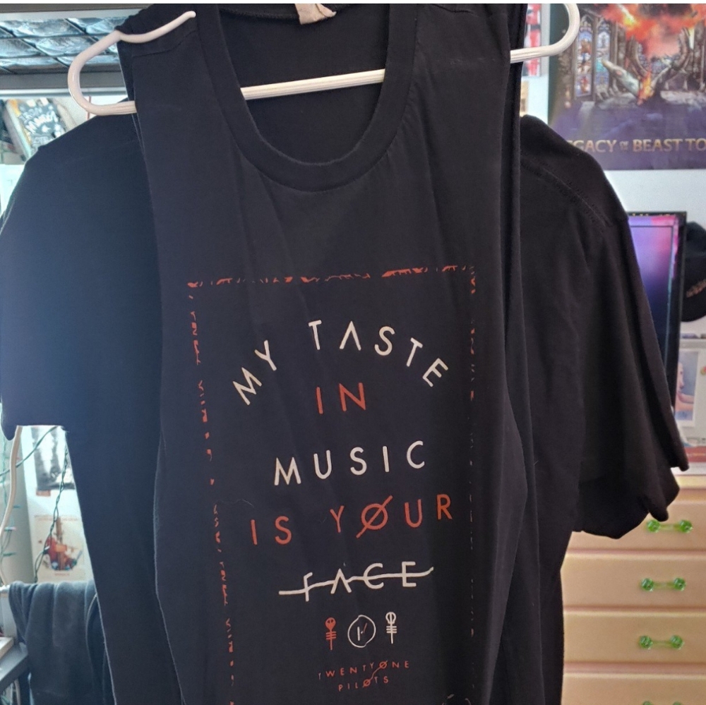 Twenty One Pilots "Tear in My Heart" tee